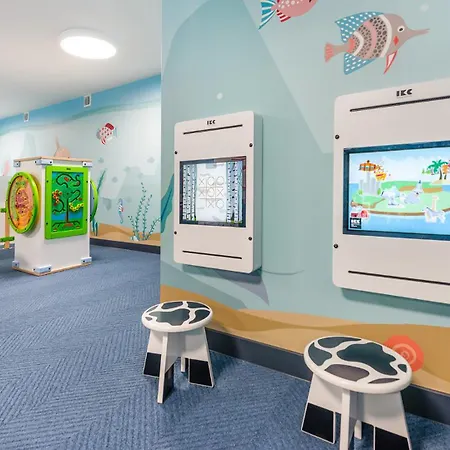 Nadmorskie Tarasy 215 A Eltom Tour アパート